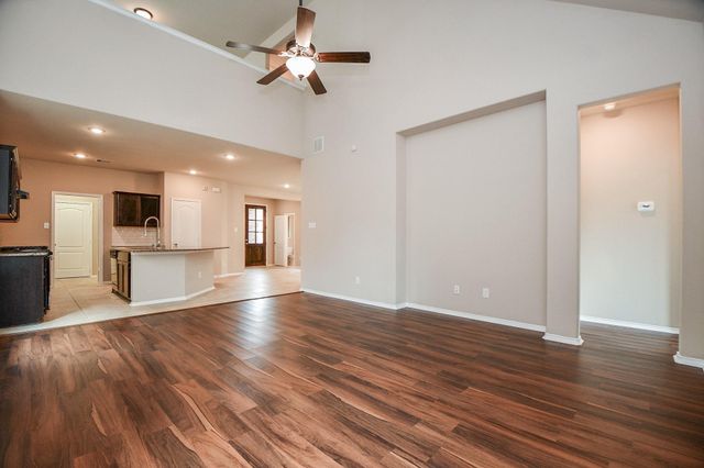 5039 Azalea Trace Drive, Houston, TX 77066