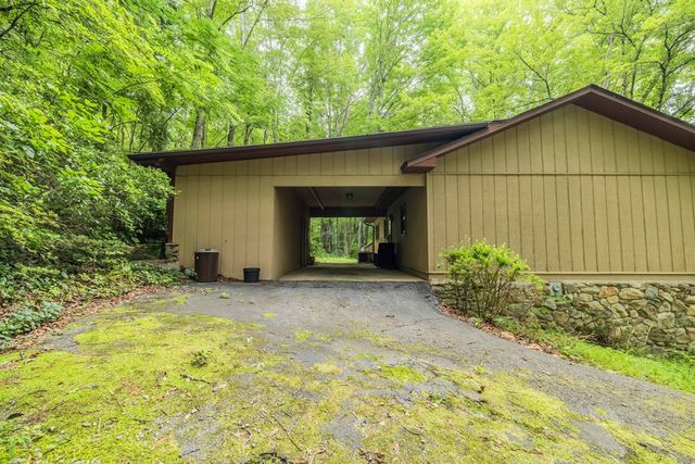 65 Eagle Chase Circle, Dillard, GA 30537