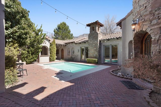 8820 Gypsy Drive NE, Albuquerque, NM 87122