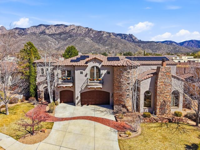 8820 Gypsy Drive NE, Albuquerque, NM 87122