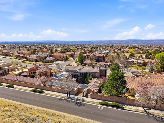 8820 Gypsy Drive NE, Albuquerque, NM 87122