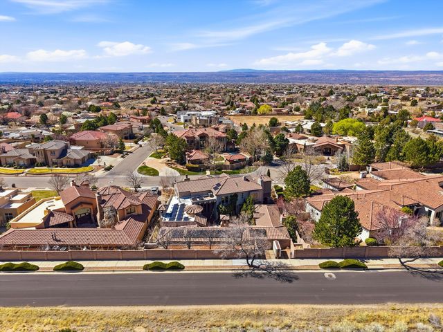 8820 Gypsy Drive NE, Albuquerque, NM 87122