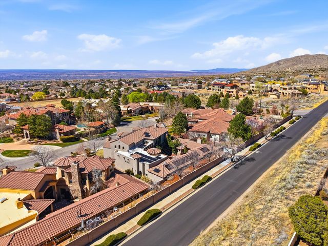 8820 Gypsy Drive NE, Albuquerque, NM 87122