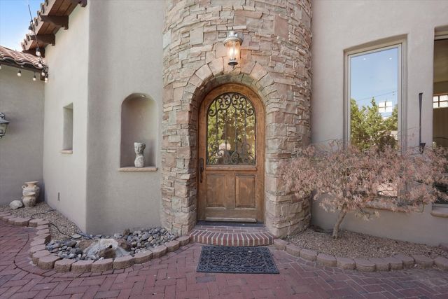 8820 Gypsy Drive NE, Albuquerque, NM 87122