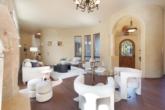 8820 Gypsy Drive NE, Albuquerque, NM 87122