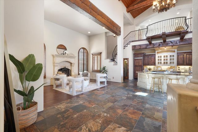 8820 Gypsy Drive NE, Albuquerque, NM 87122