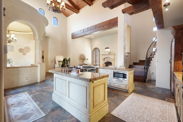 8820 Gypsy Drive NE, Albuquerque, NM 87122