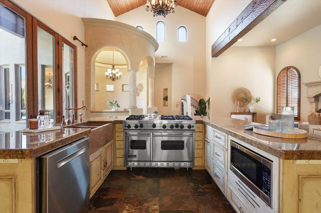 8820 Gypsy Drive NE, Albuquerque, NM 87122