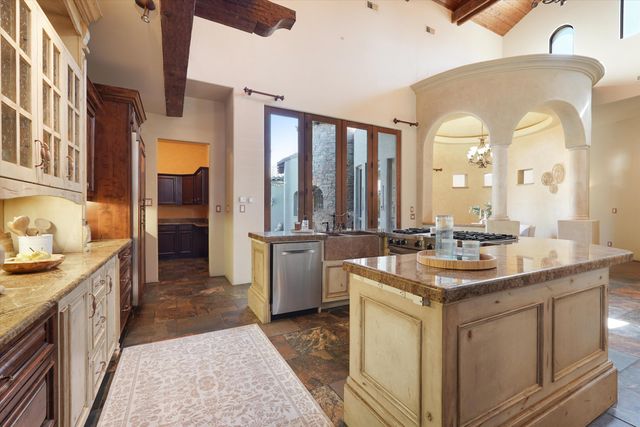 8820 Gypsy Drive NE, Albuquerque, NM 87122