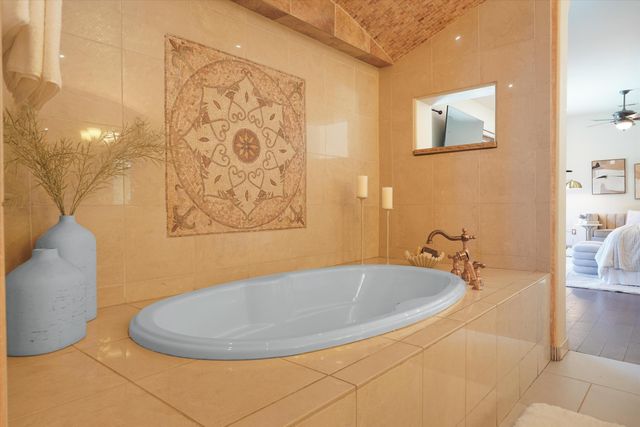 8820 Gypsy Drive NE, Albuquerque, NM 87122