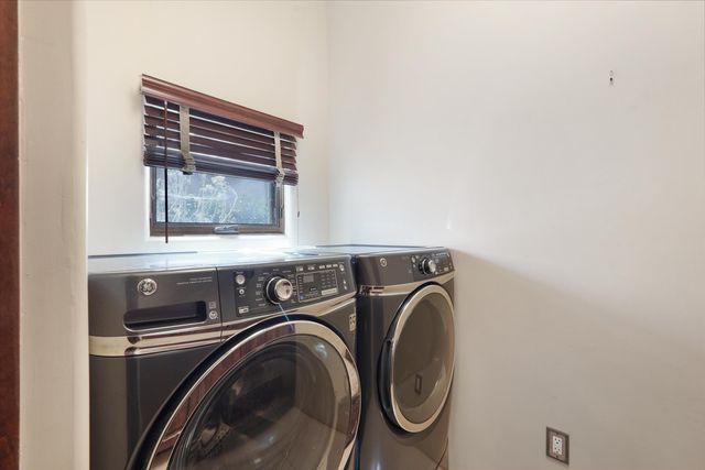 8820 Gypsy Drive NE, Albuquerque, NM 87122