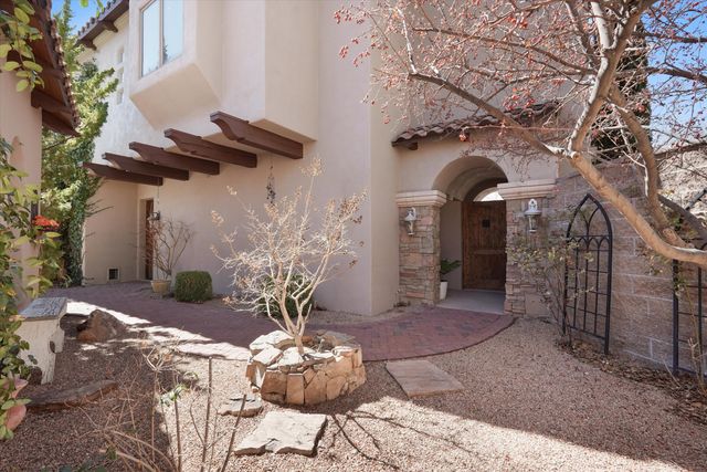 8820 Gypsy Drive NE, Albuquerque, NM 87122