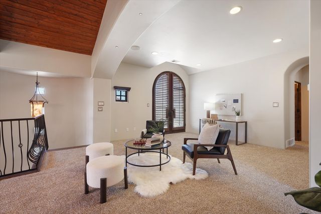 8820 Gypsy Drive NE, Albuquerque, NM 87122