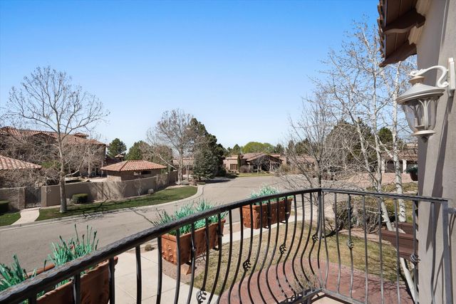 8820 Gypsy Drive NE, Albuquerque, NM 87122