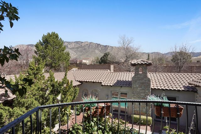 8820 Gypsy Drive NE, Albuquerque, NM 87122