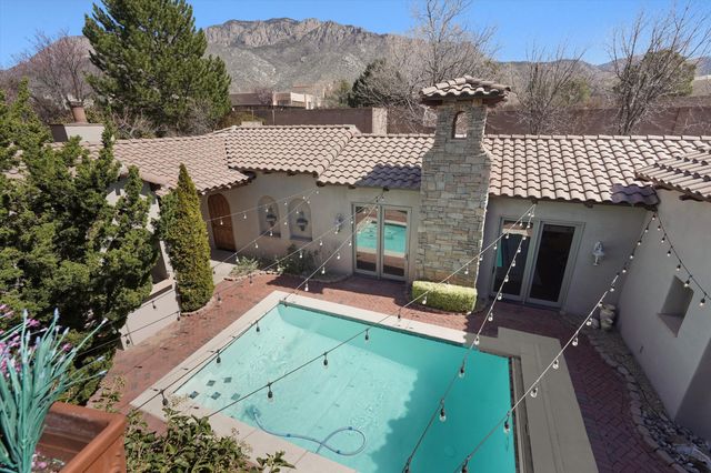 8820 Gypsy Drive NE, Albuquerque, NM 87122