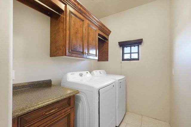 8820 Gypsy Drive NE, Albuquerque, NM 87122