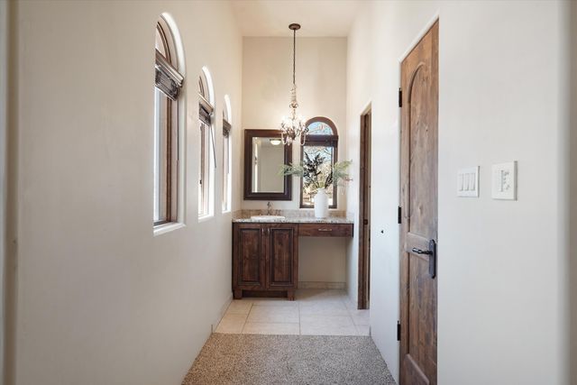 8820 Gypsy Drive NE, Albuquerque, NM 87122