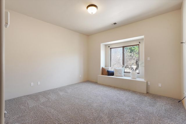 8820 Gypsy Drive NE, Albuquerque, NM 87122