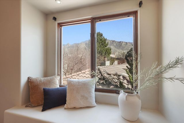 8820 Gypsy Drive NE, Albuquerque, NM 87122