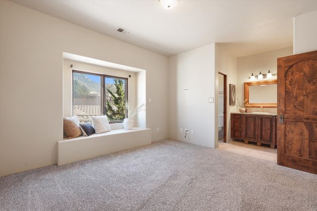 8820 Gypsy Drive NE, Albuquerque, NM 87122