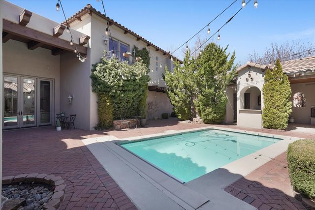 8820 Gypsy Drive NE, Albuquerque, NM 87122