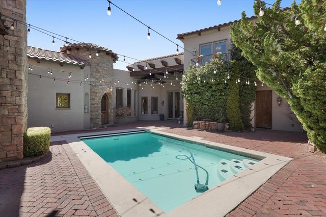 8820 Gypsy Drive NE, Albuquerque, NM 87122