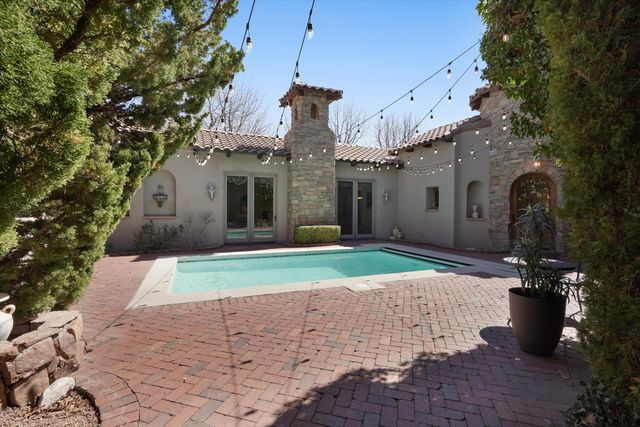 8820 Gypsy Drive NE, Albuquerque, NM 87122