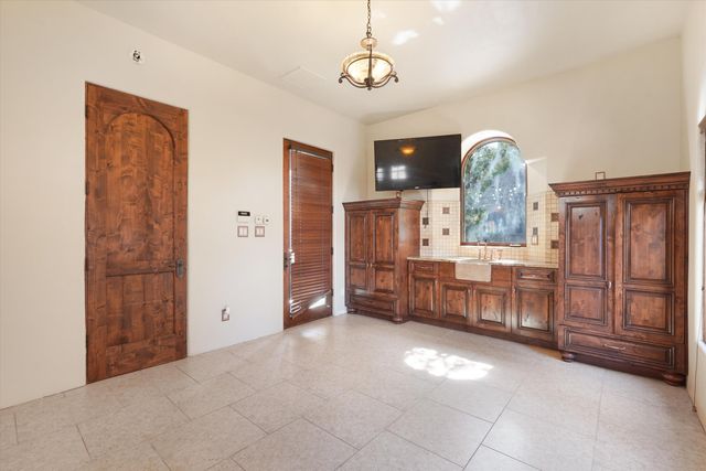 8820 Gypsy Drive NE, Albuquerque, NM 87122