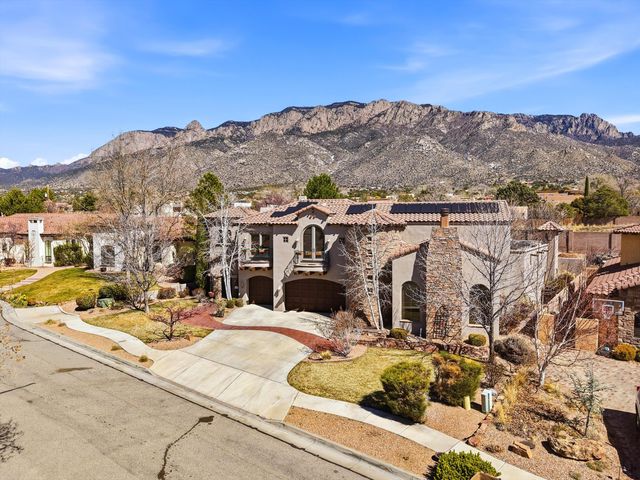 8820 Gypsy Drive NE, Albuquerque, NM 87122