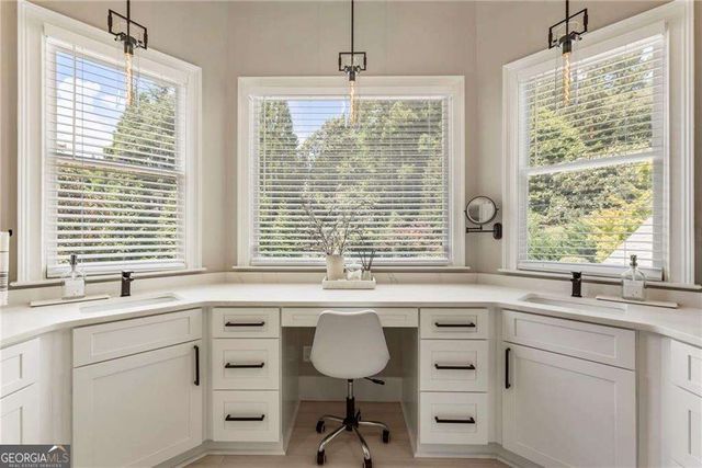 957 Saint Lyonn Courts, Marietta, GA 30068