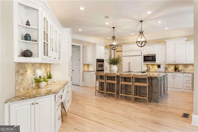 957 Saint Lyonn Courts, Marietta, GA 30068