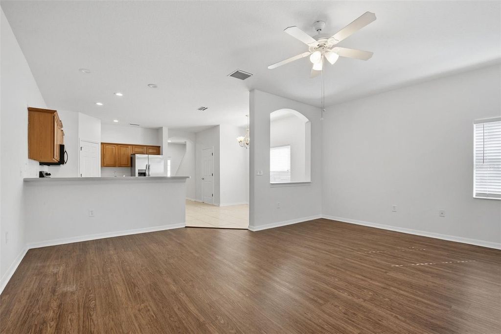 Image 12 of property listing at 1125 ANDREW AVILES CIRCLE, Tampa, FL 33619