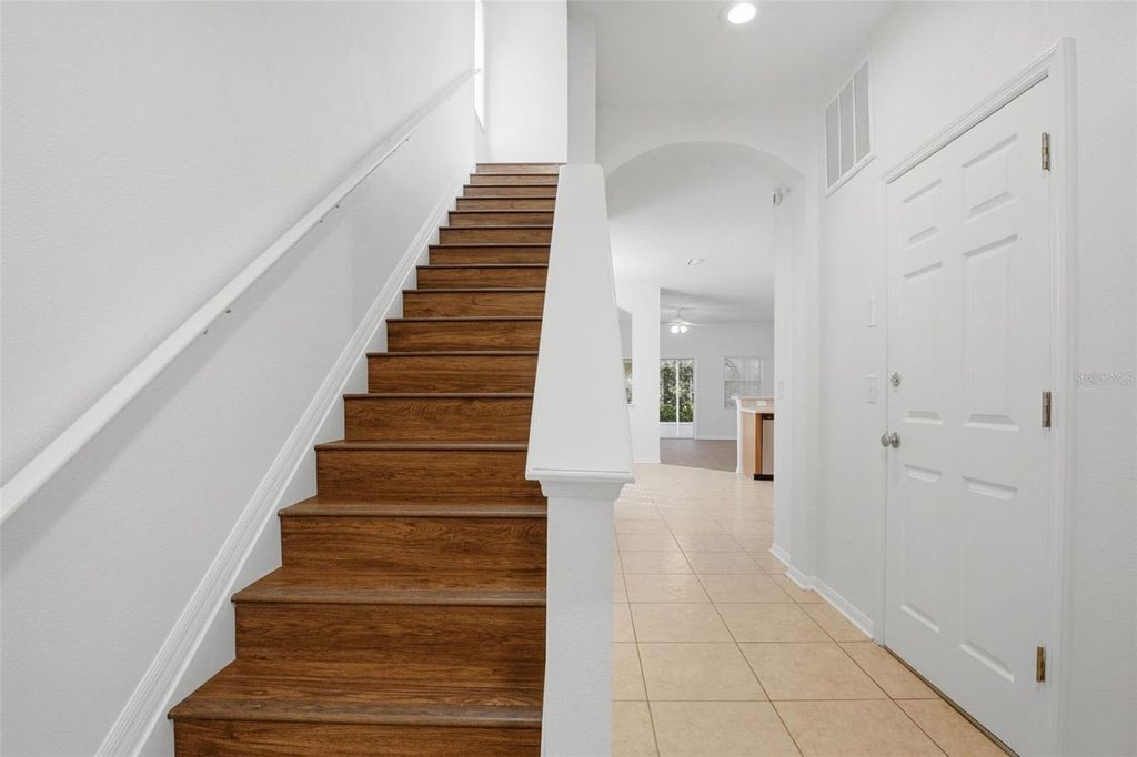 Image 21 of property listing at 1125 ANDREW AVILES CIRCLE, Tampa, FL 33619