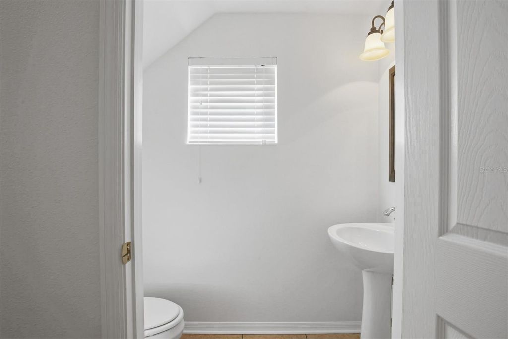 Image 30 of property listing at 1125 ANDREW AVILES CIRCLE, Tampa, FL 33619