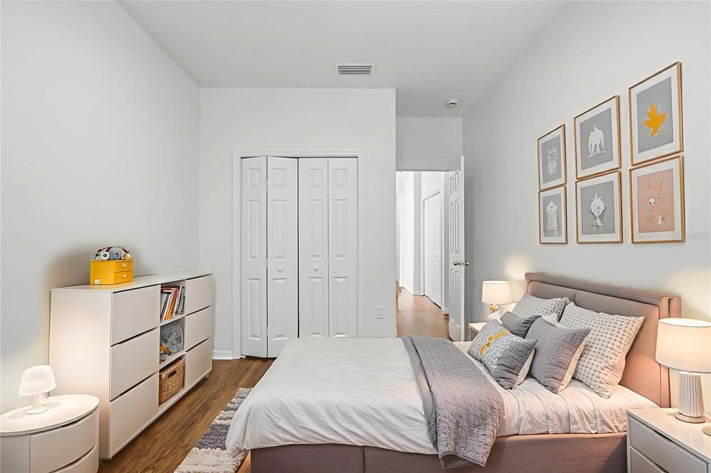 Image 6 of property listing at 1125 ANDREW AVILES CIRCLE, Tampa, FL 33619