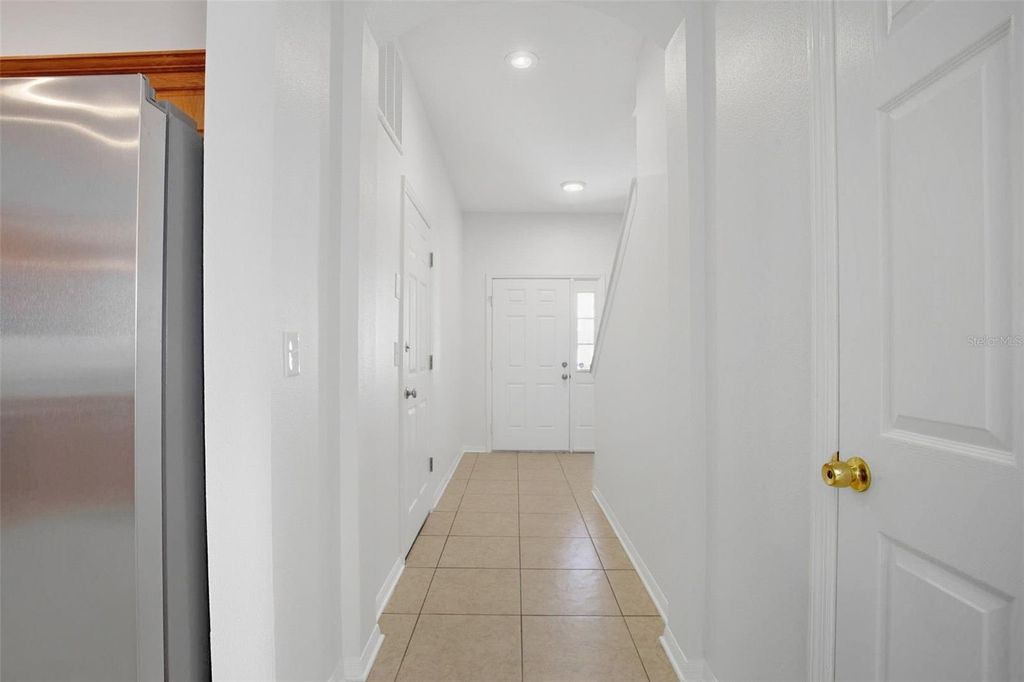 Image 9 of property listing at 1125 ANDREW AVILES CIRCLE, Tampa, FL 33619