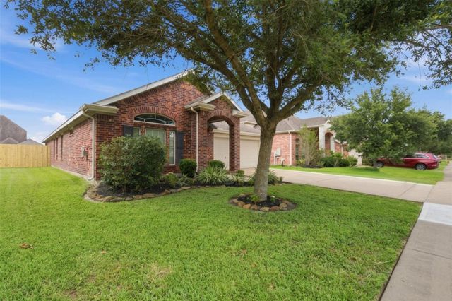 1284 Pinto Pass, Alvin, TX 77511