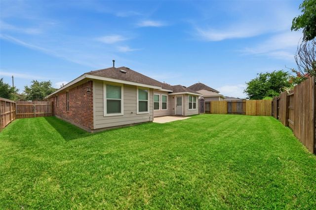 1284 Pinto Pass, Alvin, TX 77511