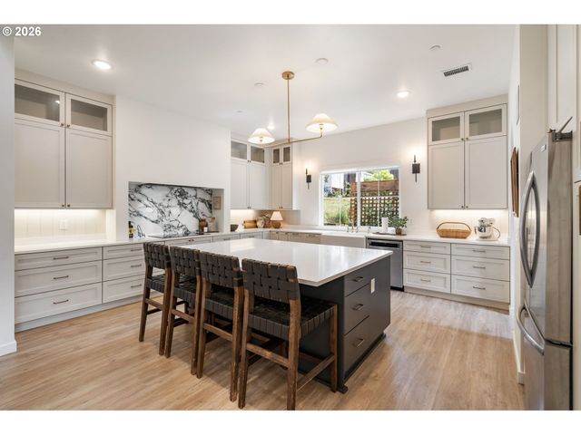 2808 Ne 58TH St, Vancouver, WA 98663