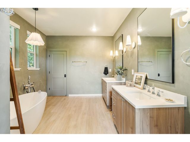 2808 Ne 58TH St, Vancouver, WA 98663