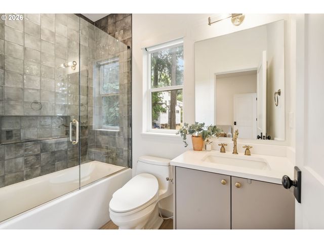 2808 Ne 58TH St, Vancouver, WA 98663