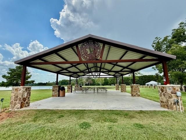 10769 Ruger Rd, Willis, TX 77378