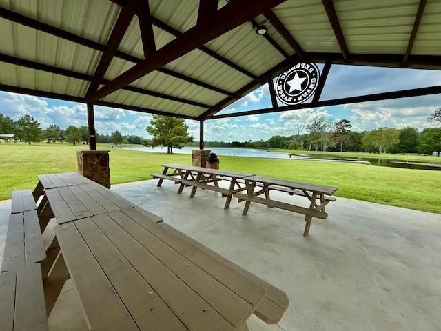 10769 Ruger Rd, Willis, TX 77378