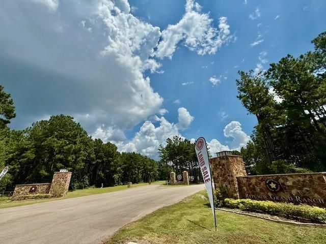 10769 Ruger Rd, Willis, TX 77378