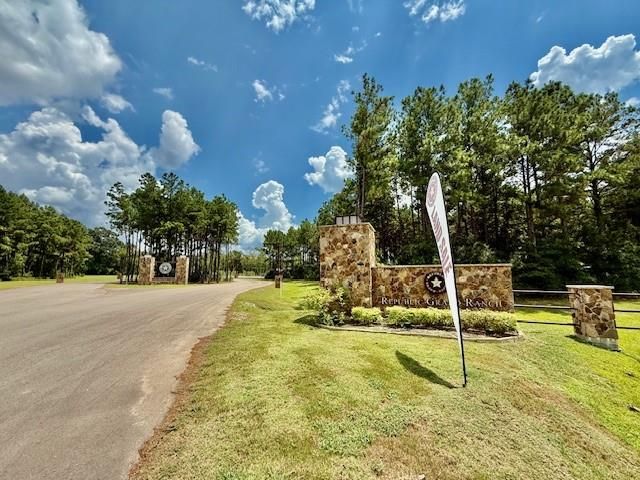 10769 Ruger Rd, Willis, TX 77378