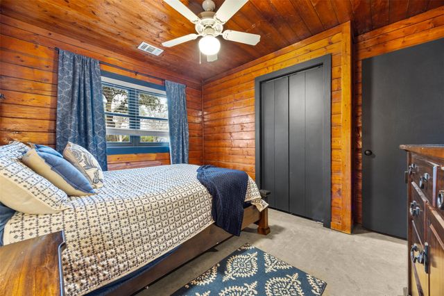 301 Green Acres DR, Wimberley, TX 78676