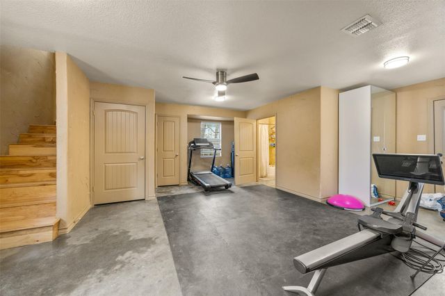 301 Green Acres DR, Wimberley, TX 78676