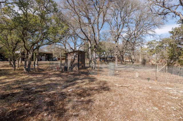 301 Green Acres DR, Wimberley, TX 78676