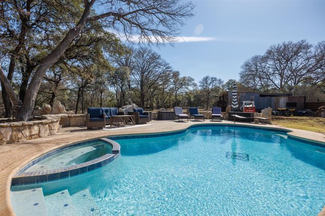 301 Green Acres DR, Wimberley, TX 78676